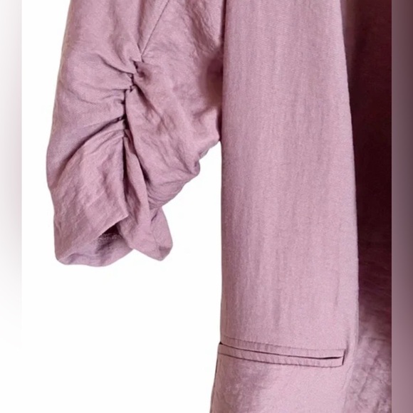 Bar111 Blazer rushed sleeves  !( also have hot pink maxi skirt ) - Picture 4 of 6